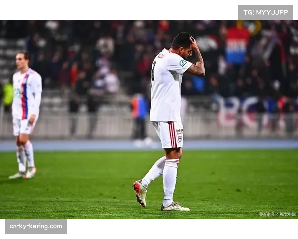 实时：马赛主场对阵里昂，上半场双方1-1战平